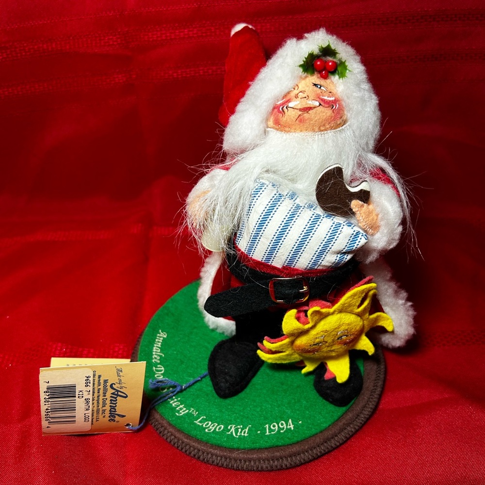 NWT Vintage Annalee Santa Figurine- Red, White, Green